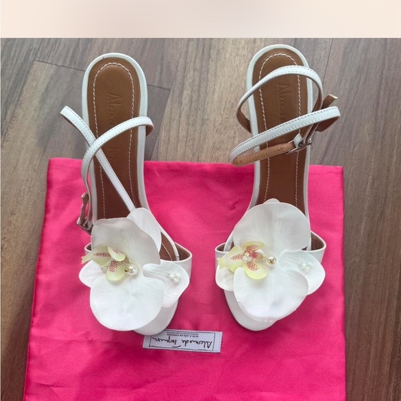 Aldo Elegant White Floral Heels - Picture 2 of 6